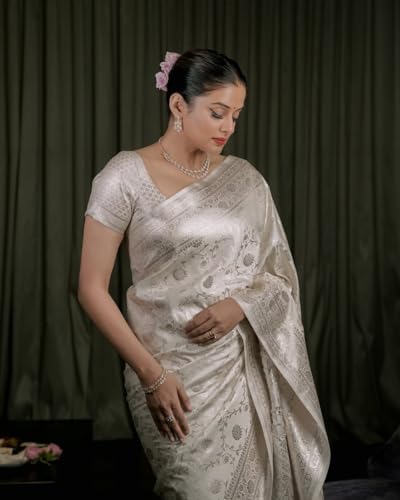 Image of Women's Floral Pattern Banarasi Soft Silk Saree with Unstitched Blouse Piece and Jacquard Weave Type