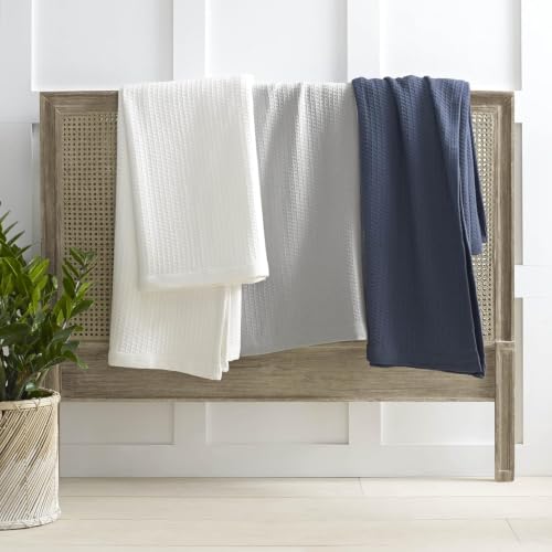 Nautica - Soft King Size Blanket for Bed & Couch, Cozy Bedding by Nautica - Used condition - Image 8