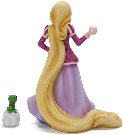 Enesco Disney Showcase Tangled Rapunzel Holiday Princess and Pascal Figurine, 8.31 Inch, Multicolor