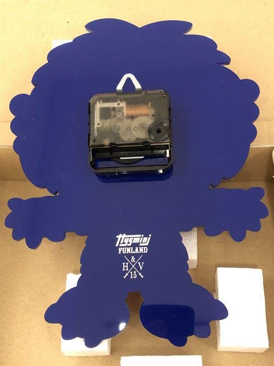 Amazon.co.jp: ヒスミニ HAIRY DOGGIE 壁掛け時計 : ホビー