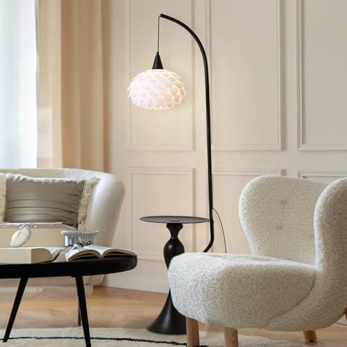 Lampadaire avec table intégré pour gagner de la place dans un salon ou petit bureau