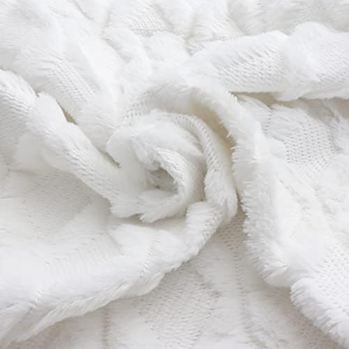 Yomshi Set of 2 Soft Plush Square Boho Cushion Covers Short Wool Decorative Pillow Cases Faux Wool Throw Pillow Covers European Pillow Shell for Sofa Bedroom White 50x50 cm (20x20 inch)