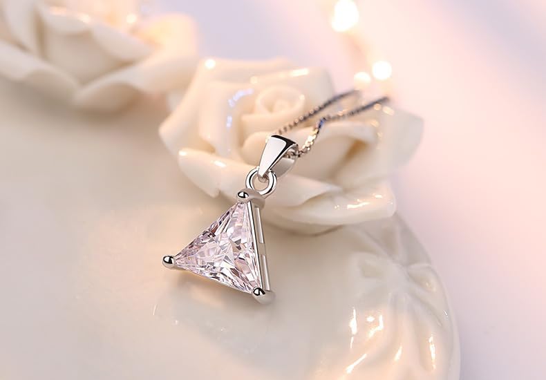 Collier triangle FLXHHX : le bijou en zircone AAA qui ne ternit pas - 2