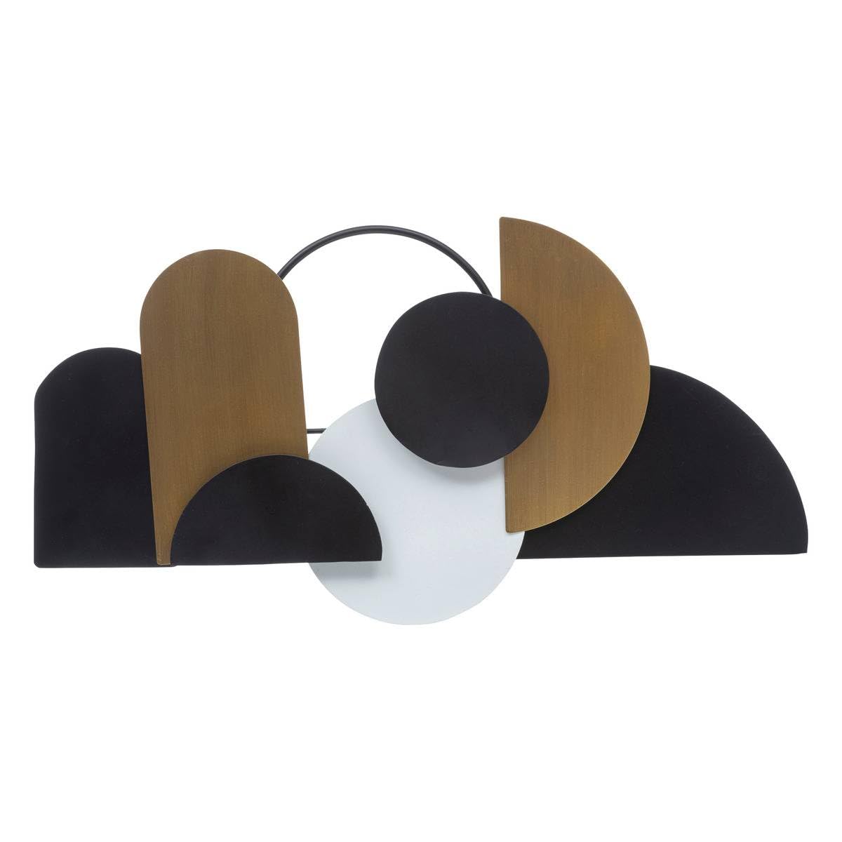Déco murale en bois pour embellir un grand mur blanc vide