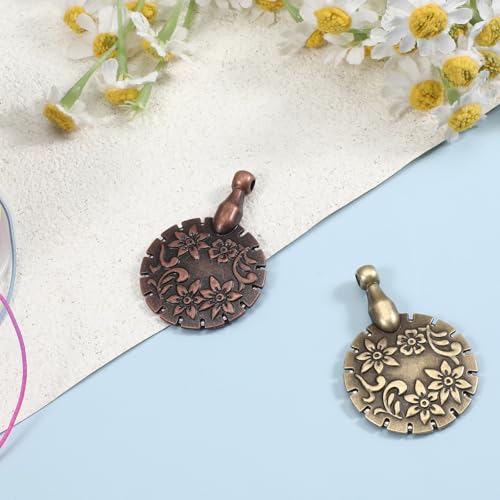 Xthrotsenk 2 Stück Garnschneider-Anhänger Metallfaden-Schneider Runde Form Antik Handwerk für DIY-Nähwerkzeuge (Rotbronze + Grünbronze)