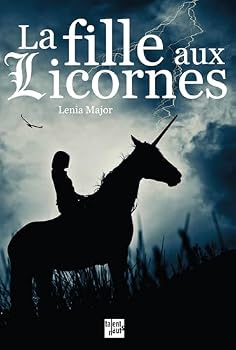 Paperback La Fille aux licornes [French] Book