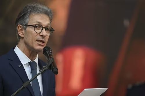 Zema defende que crian&ccedil;as trabalhem no Brasil e diz que pretende rever regras se eleito