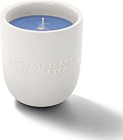 Vista 2 de Aromatherapy Associates Vela Deep Relax. Cera vegana vertida a mano para dormir y tranquilidad. Elaborada con aceites esenciales de vetiverto