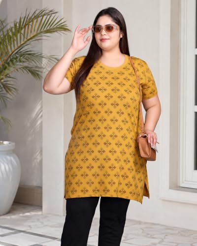 Image of In Love Women's All-Over Printed Cotton Plus Size Longline T-Shirt with Pockets