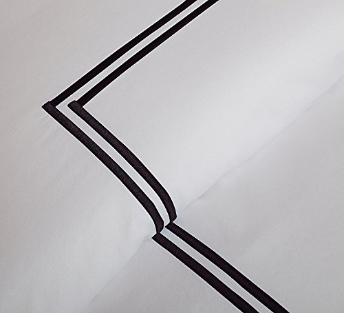 Beddecor Luxury Soft Brushed 400-Thread-Count Egyptian Cotton Embroidered Duvet Cover Set With Beautiful 2-Stripe Embroidery - - Full/Queen - White/Black #TOP4