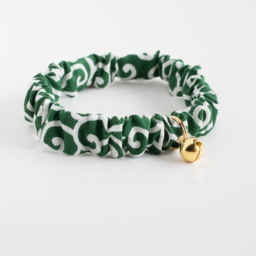 【 猫雑貨 招福 】 猫 子猫 フェレット 首輪 唐草 シュシュ 鈴付 フェレットにも (15cm, 緑): SS-KG-15