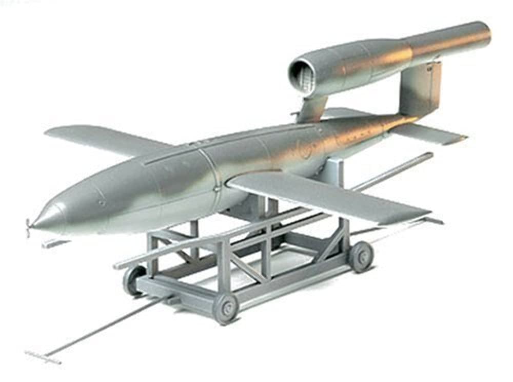 Amazon.com: V-1 Fieseler Fi103 Flying Buzz Bomb 1/48 Tamiya : Arts