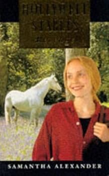 Paperback The Chase (Hollywell Stables) Book