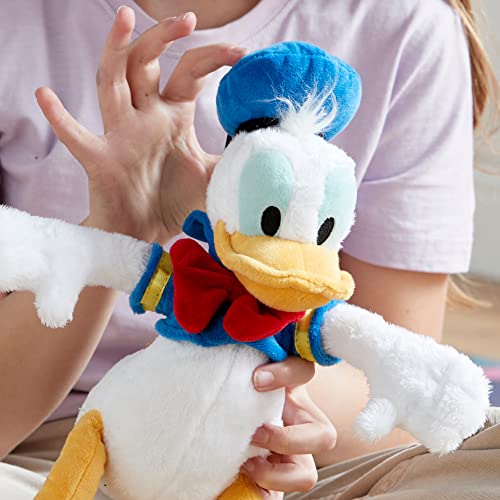 Miniatura 4 de Disney Store Peluche Pequeño Del Pato Donald, Altura: 32 Cm, Peluche Con Un Acabado De Tacto Suave Y Detalles Bordados, Lleva Su Habitual Traje De Marinero, Para Todas Las Edades