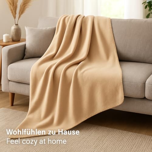 Betz Fleecedecke 130x170 cm 180g/m² – Weiche Wohndecke & Kuscheldecke – Flauschige Sofadecke als Tagesdecke – Leicht, wärmend & pflegeleicht – Farbe Sand