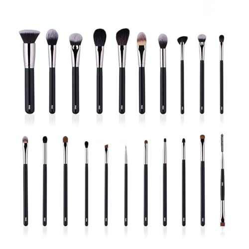 Image of PAC Absolute Basics | Amateur & Beginner MUA Set Lightweight Ergonomic Handles Hard Case Brush Pouch