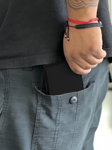 LaserGram Faux Leather Bi-Fold Wallet, Hecho en Toluca, Personalized Engraving Included (Black with Silver)4