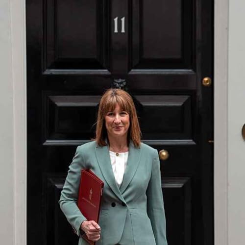 Spending review: smoke, mirrors and no strategy Podcast Por  arte de portada