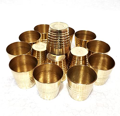 Petite vaisselle d'exception avec ce set de verres en laiton pur