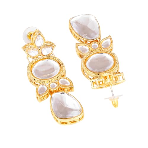 Dazzling Kundan Necklace Set with Maang Tikka