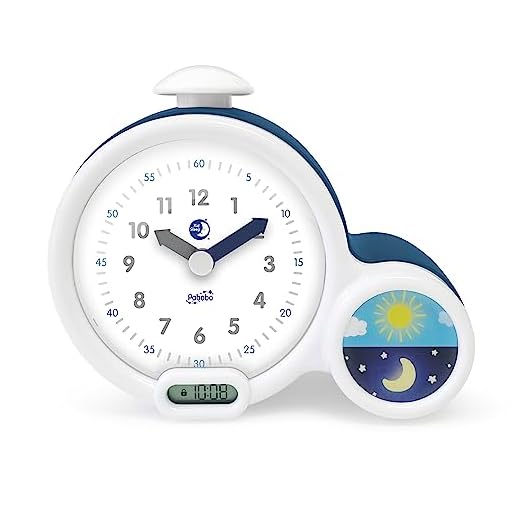 Réveil Enfant Educatif - Jour/Nuit - Lumineux - Affichage Digital - 3 Alarmes au choix - Mixte : Fille et Garcon - Secteur ou à Piles - Clock - Bleu - Pabobo x Kid Sleep