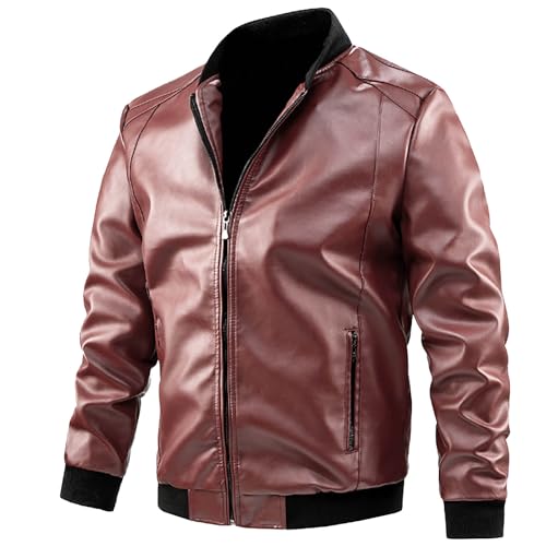 Stile: classica giacca in pelle ispirata allo stile biker, con collo alto e chiusura frontale con zip. La sua silhouette audace e robusta unisce il fascino vintage a un tocco contemporaneo, creando con disinvoltura un look elegante da gentiluomo.