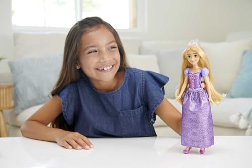 Mattel Disney Princesses Raiponce, Poupée Articulée Princesse , Inclus Une Tenue Du Film Scintillante, Couronne Diadème Et Accessoires De Poupée, Jouet pour Enfant de 3 ans et Plus, HLW10 HLW03