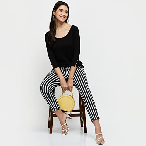 Image of Max Women's Solid Knit Scoop Neck Regular Fit Top
