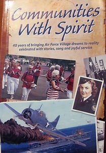 Paperback Communities With Spirit Book