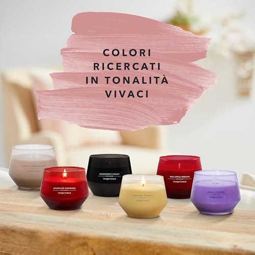 Yankee Candle Studio Candele profumate | Candela media Red Apple Wreath |Lunga durata: 35-50 ore| Elegante design in vetro con cera rossa| Regalo per le donne, regali per le mamme, regali di nozze - Immagine 3