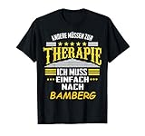 Klassisch geschnitten, doppelt genähter Saum.