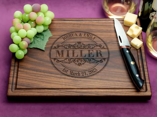 Straga Personalized Cutting Boards | Handmade Wood Engraved Charcuterie | Custom Wedding, Anniversary, Housewarming Gift for Couples or Newlyweds (Round Stamp Design No.010) miniatura 2