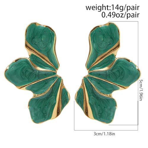 Boucles d'oreilles fleur légères à pétales irréguliers et relief tendance