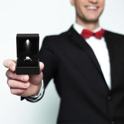 DELALO® Ringbox - mit LED - Schwarz - Schmucketui - beleuchtet - für besondere Momente - Schmuck, Heiratsantrag, Verlobung, Hochzeit - Ehering (Schwarz)