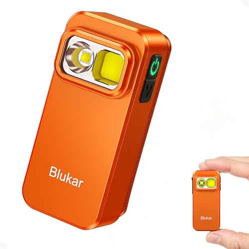 Ricarica di Tipo C e Batteria a Lunga Durata: La piccola torcia ospita una batteria da 800 mAh, caricabile tramite il cavo USB C incluso. Una singola carica può soddisfare l'uso giornaliero di una settimana. (a seconda della modalità di illuminazione). La spia del pulsante di accensione indica lo stato: rosso (in carica), verde (piena/in uso) o rosso lampeggiante (batteria scarica).