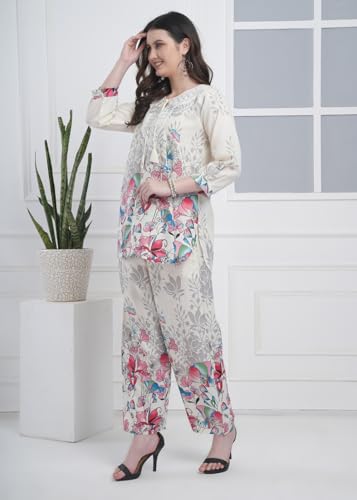 Image of Women Printed Short Kurti with Pant Set