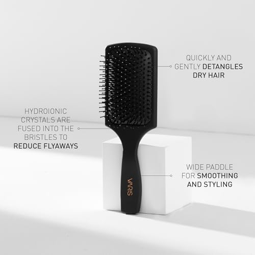 Brosse plate VARIS pour sublimer votre coiffage au réveil