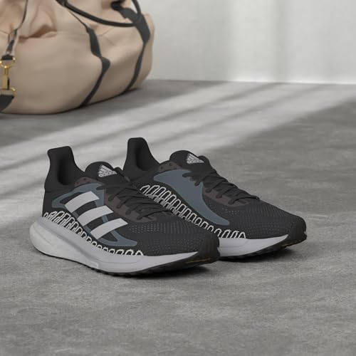 Chaussures de course Solar Glide adidas pour éviter les douleurs aux genoux