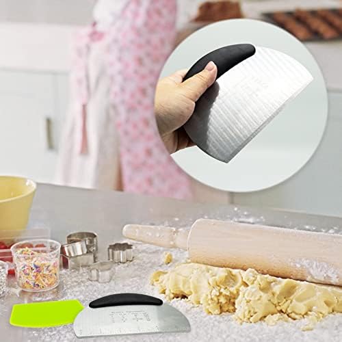 Dough Scraper Cutter, Stainless Steel Dough Scraper, Pastry Pizza Cutter Chopper with Handle and Measuring Scale, with 1 Pcs Plastic Dough Scraper Cutter for Cake Pizza Bread Cutting (Black+Green)