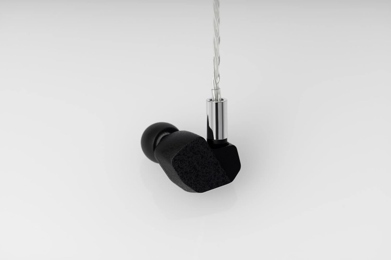final A5000 Single High Precision Dynamic Driver IEM Earphones With Detachable Cable
