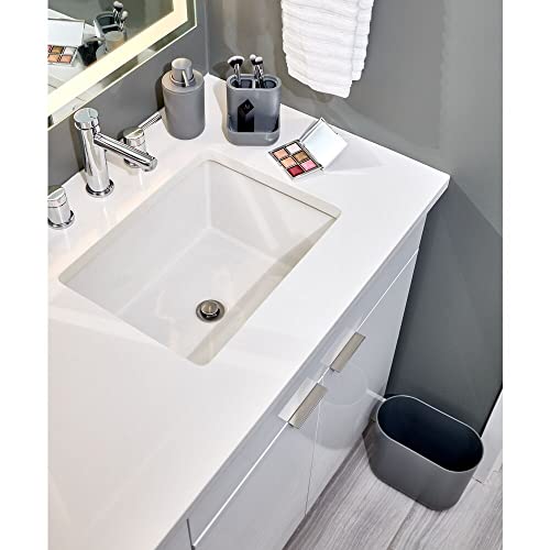Accesorios de baño Cade iDesign de plástico reciclado para organizar lavabos pequeños sin espacio 4