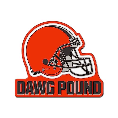 Pin Cleveland Browns NFL pour réparer le style d'une casquette trop simple