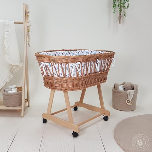 Moisés Julia, carrito marrón con colchón, sábana bajera de mimbre y madera, funda de color blanco con flores