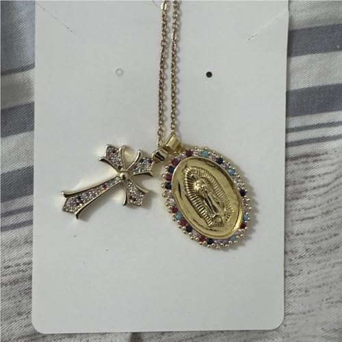 Collier Vierge Marie et médaille crucifix pour exprimer sa foi avec style