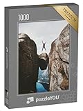 puzzleYOU: Puzzle 1000 Teile „Mann springt über Kjeragbolten: Abenteuerurlaub in Norwegen“ – aus der Puzzle-Kollektion Norwegen, Skandinavien