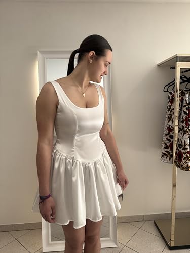 Robe courte blanche dos nu : sublimez votre silhouette sans complexe - 6