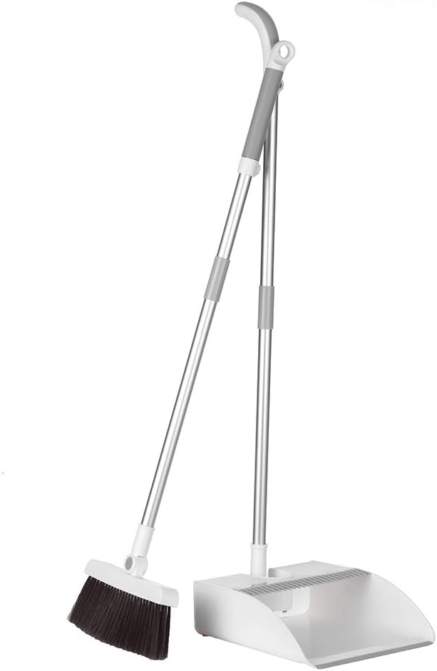 scopa pieghevole per il campeggio