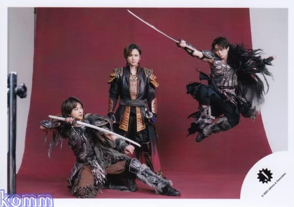 Amazon.co.jp: 堂本光一・北山宏光・佐藤勝利 公式 生 写真