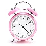 【Fácil de Usar】 Vintage Despertadores tiene un gran dial digital, puede leer claramente la hora, el botón en la parte posterior del despertador puede configurar fácilmente el reloj y la alarma, la operación es simple y conveniente.