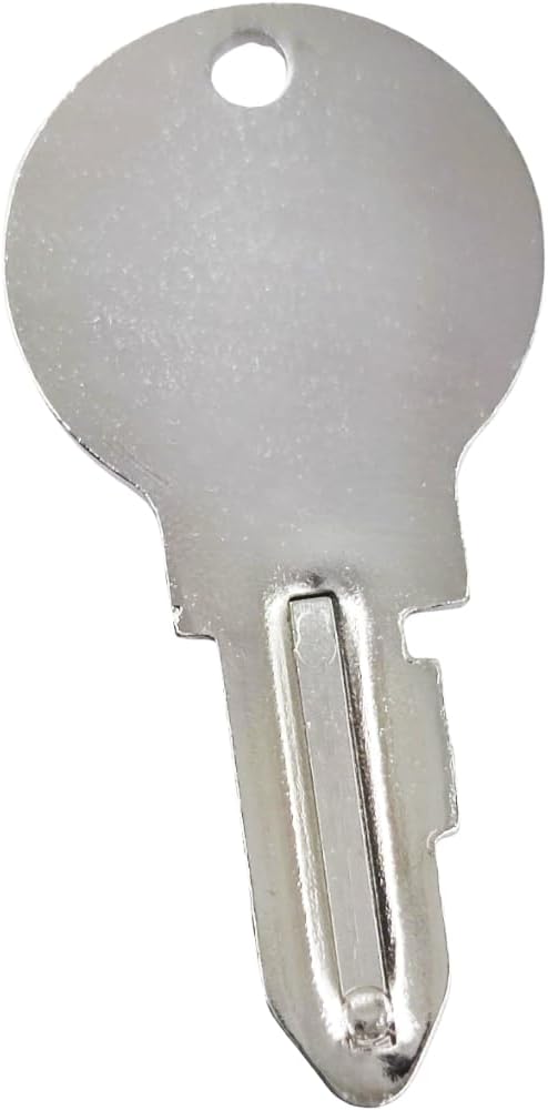 3Pcs Ignition Keys 32130-31810 31220-31812 Compatible with Kubota L175 L210 L225 L245 L295 L345 L1500 L1501 M4050 M4500 M7500 37150-31850 37150-31810